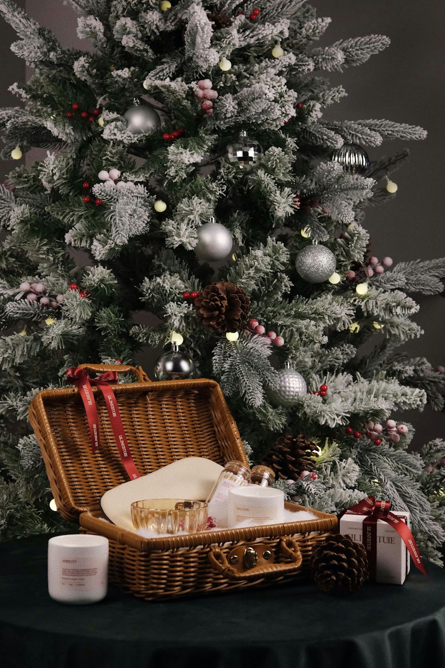The Holiday Basket &mdash; holidays gift basket