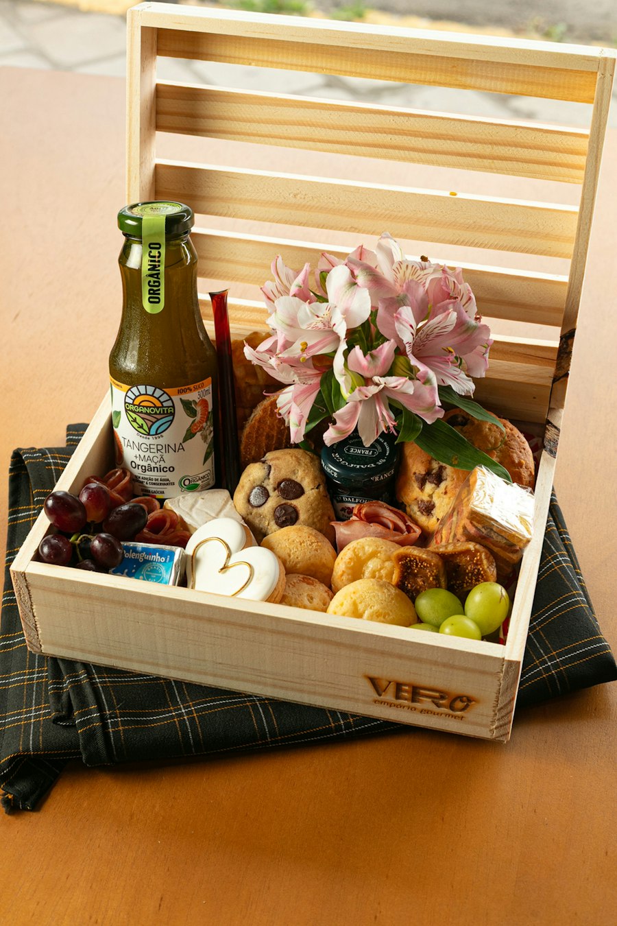 Housewarming &mdash; new home gift basket
